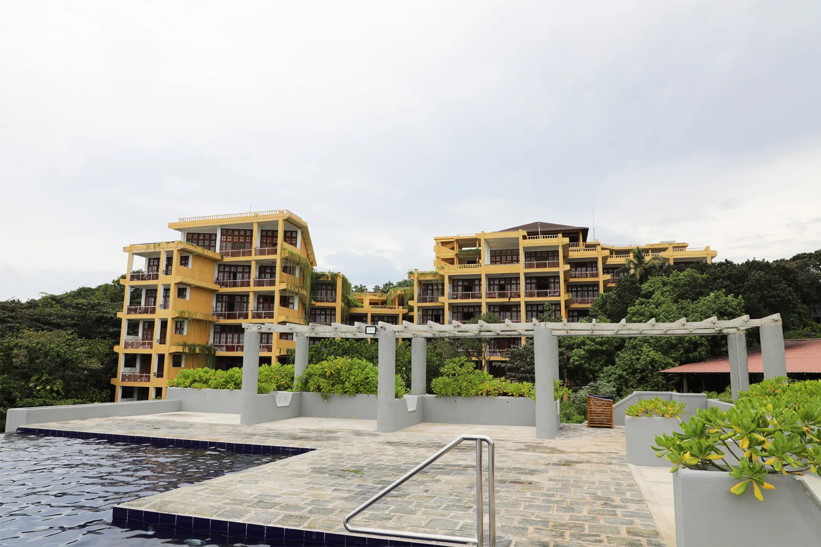 BARBERYN WAVES AYURVEDA RESORT